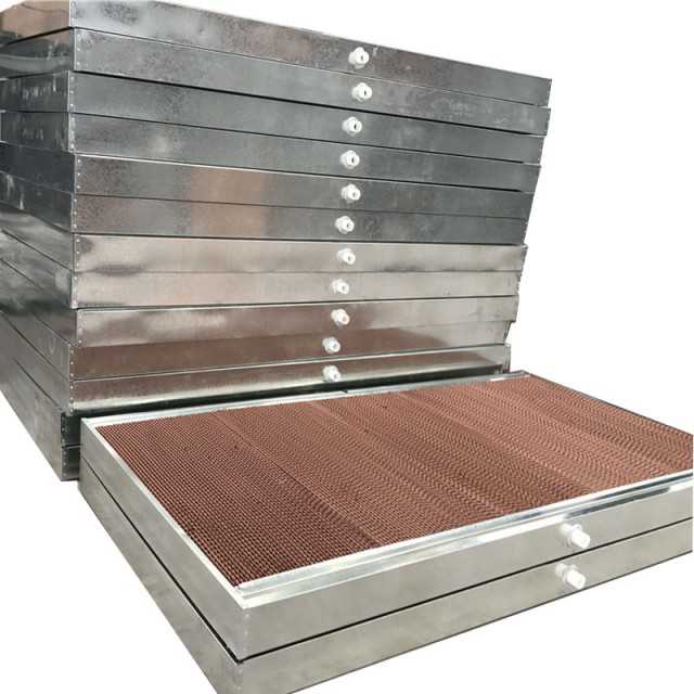 Brown evaporative cooling pad