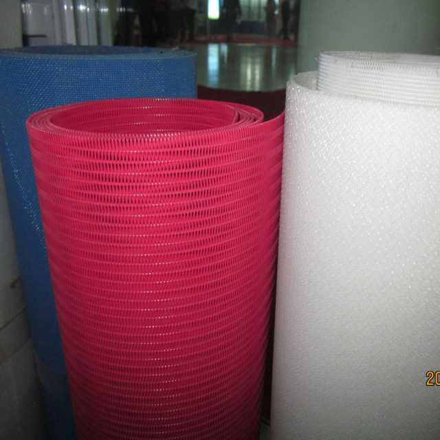 Polyester fabric belt for sludge dewatering conveyor belts