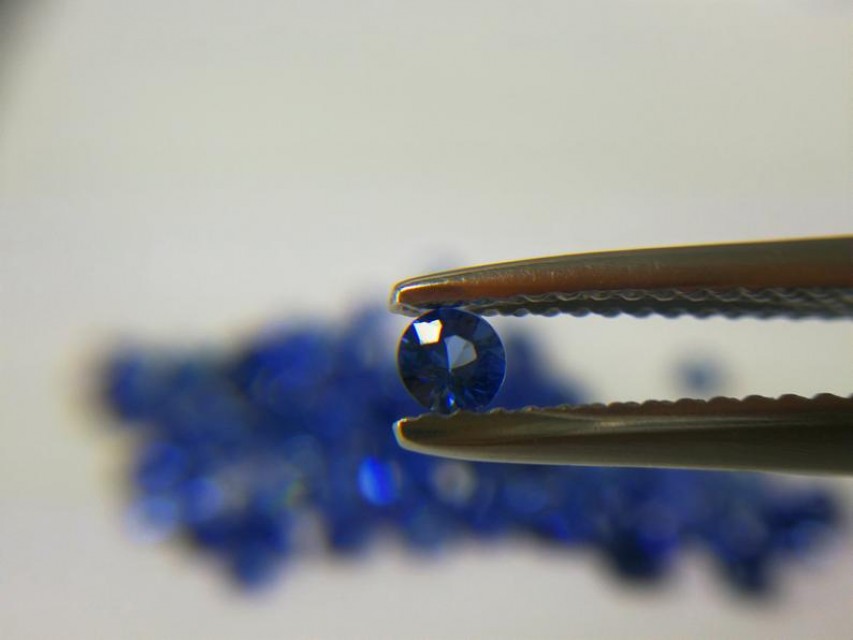 2mm Natural Royal Blue Sapphire - Exquisite Gemstone for Fine Jewelry