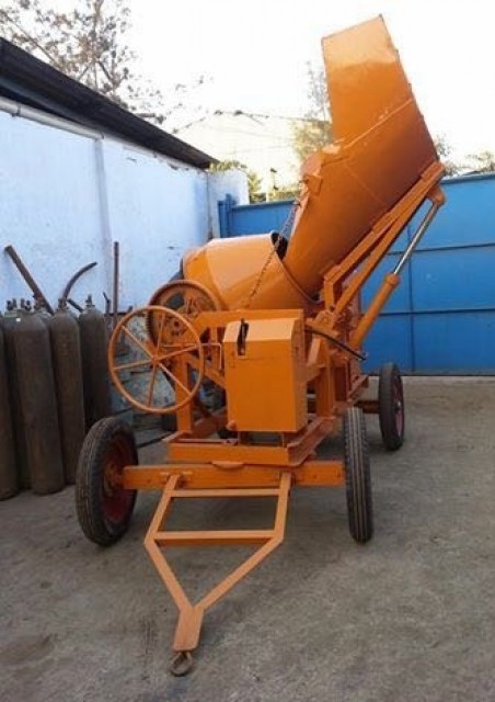 10/7 CONCRETE MIXER HYDRAULIC OPERATED LOADER