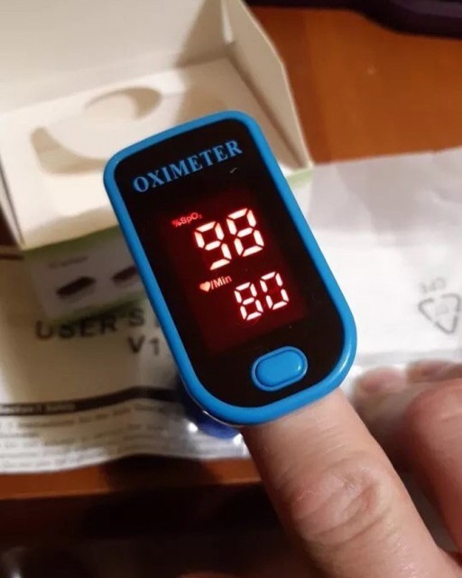 Fingertips Pulse Oximeter - Monitor Oxygen Levels with Precision