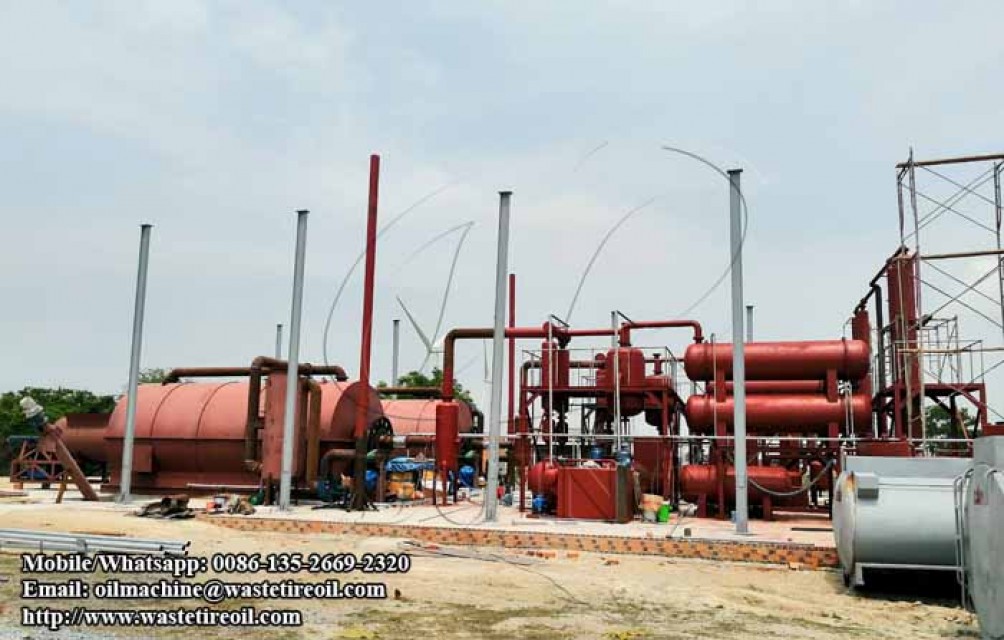 Waste plastic recycling to oil pyrolysis plant