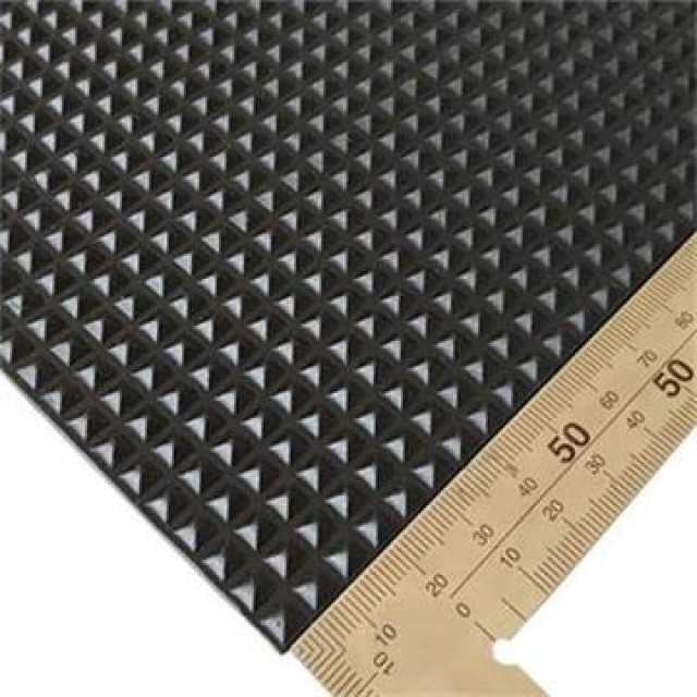 Slip-Resistant Pyramid Rubber Flooring for High-Traffic Areas