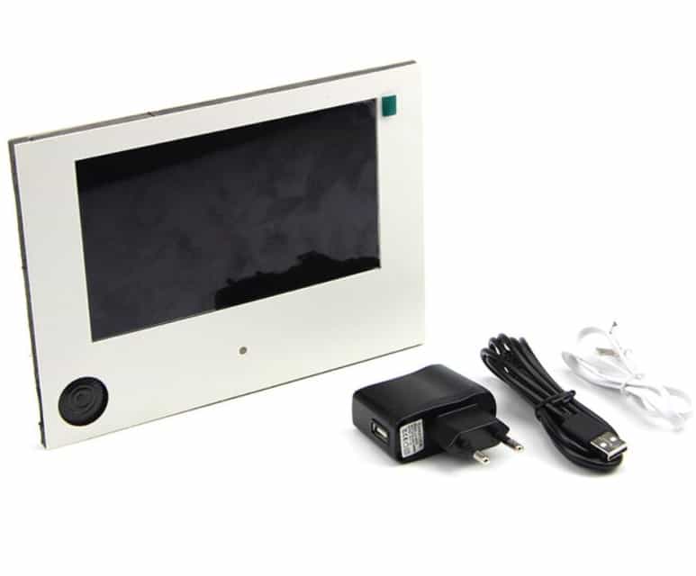 Custom 7 inch TFT LCD video display module components with PCBA