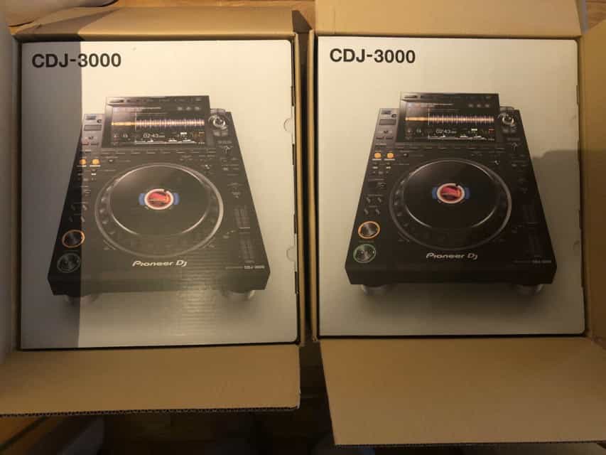 DJ CDJ-3000 Professional Multi Player Black 2 Units Pair 100V NEW