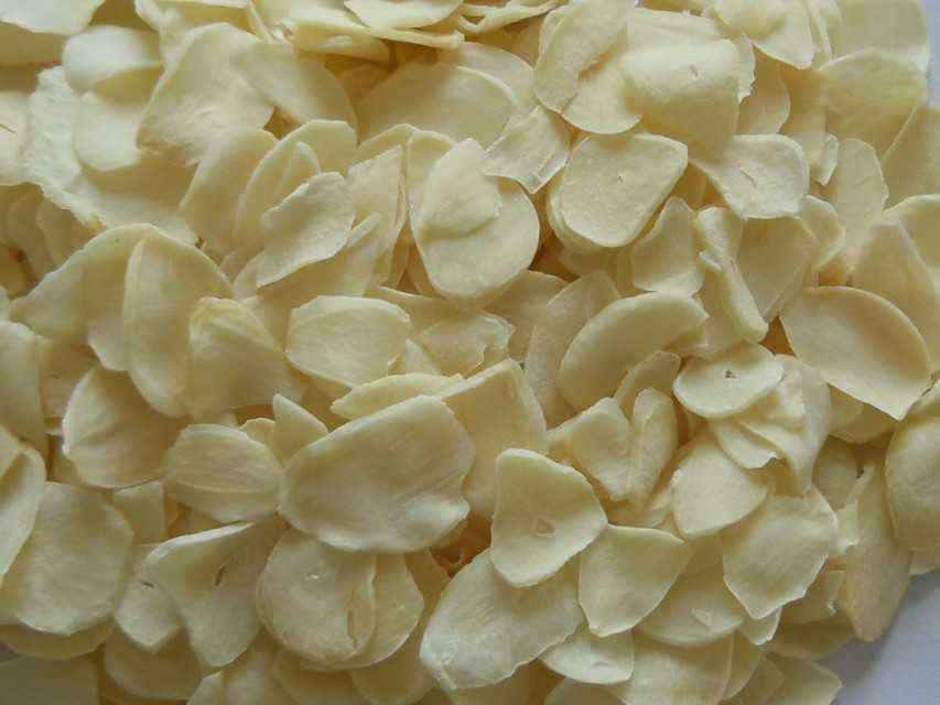 Premium Garlic Flakes - Wholesale Supplier from Egypt