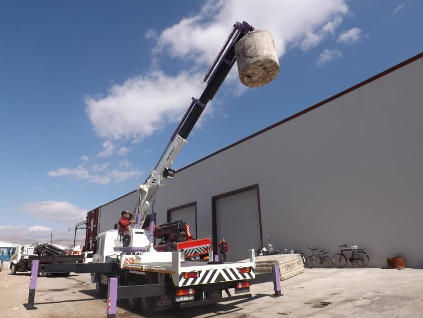 Folding Boom Cranes - Versatile Mobile Cranes for Construction & Transport