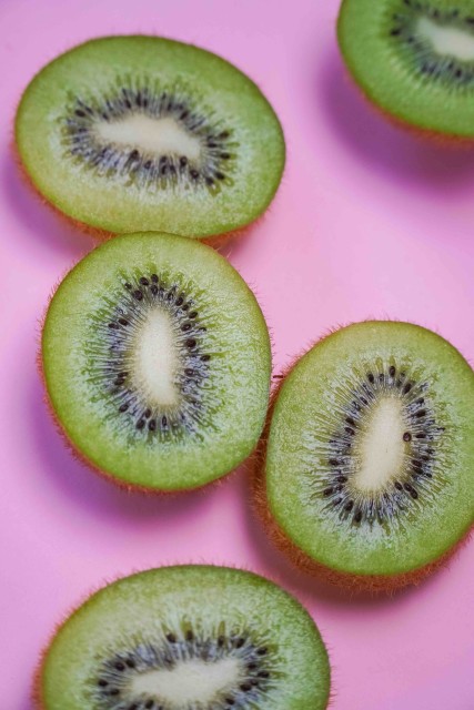 Premium Dehydrated Kiwi Powder for Superfood Blends and Sweet Creations