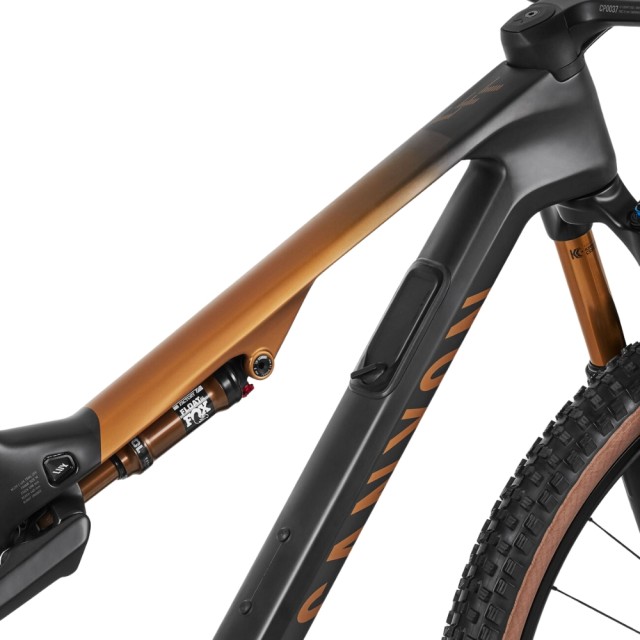 2024 Canyon Lux Trail CFR Mountain Bike - High-Performance Biking Excellence
