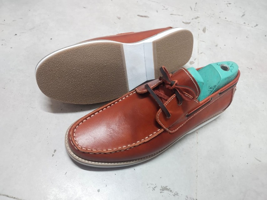 Premium Oil Pull-Up Leather Shoes for Smart Style - Wholesale Rates
