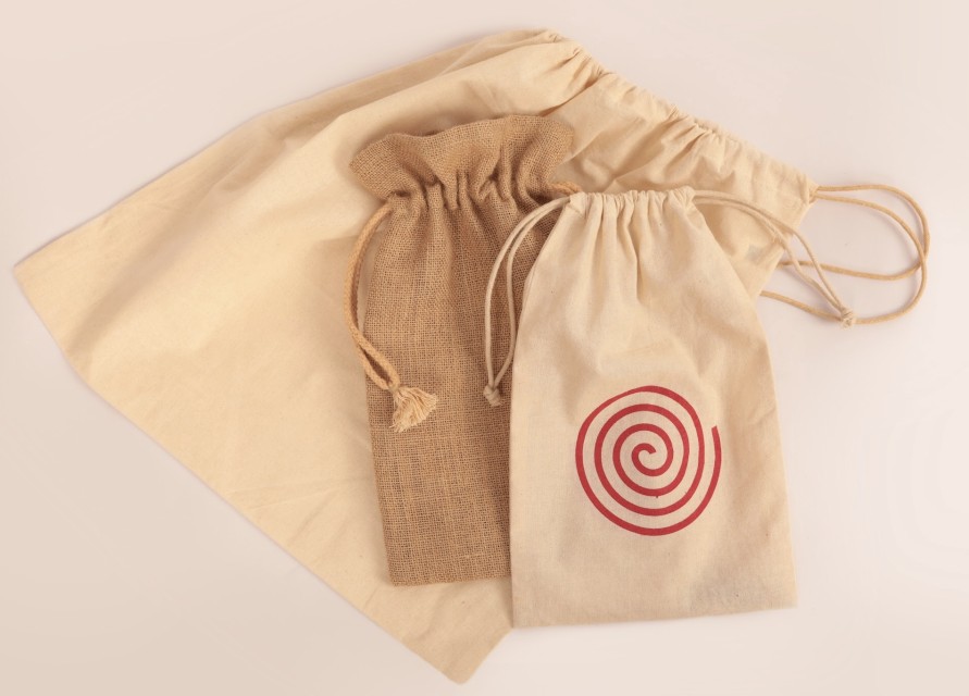 Versatile Natural Jute Gift Pouches with Rope Handles