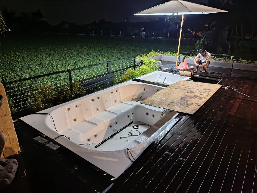 Pool Jacuzzi - Customizable Fiberglass Jacuzzi for Home & Commercial Use