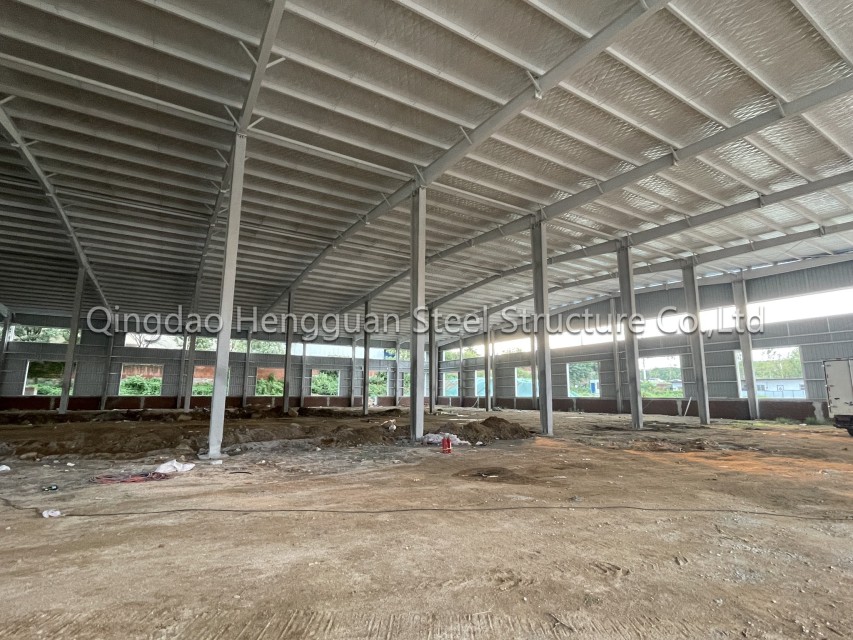 Steel Structure Warehouse/Industrial Workshop - Customized Size & Design