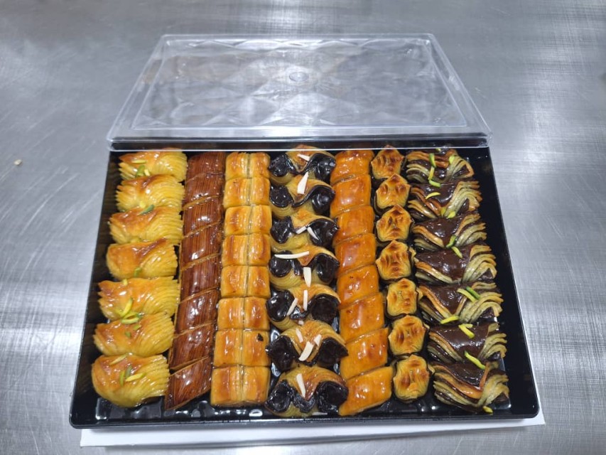 Lebanese Baklava A+ Traditional Dessert 1kg - Yellow, Red, Brown