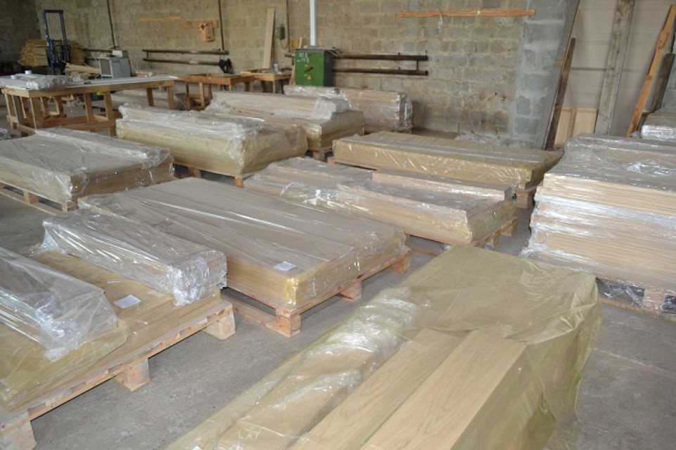 Fresh Sawn Oak Strips Wholesale Supplier - Oak Timber for Construction and Furniture