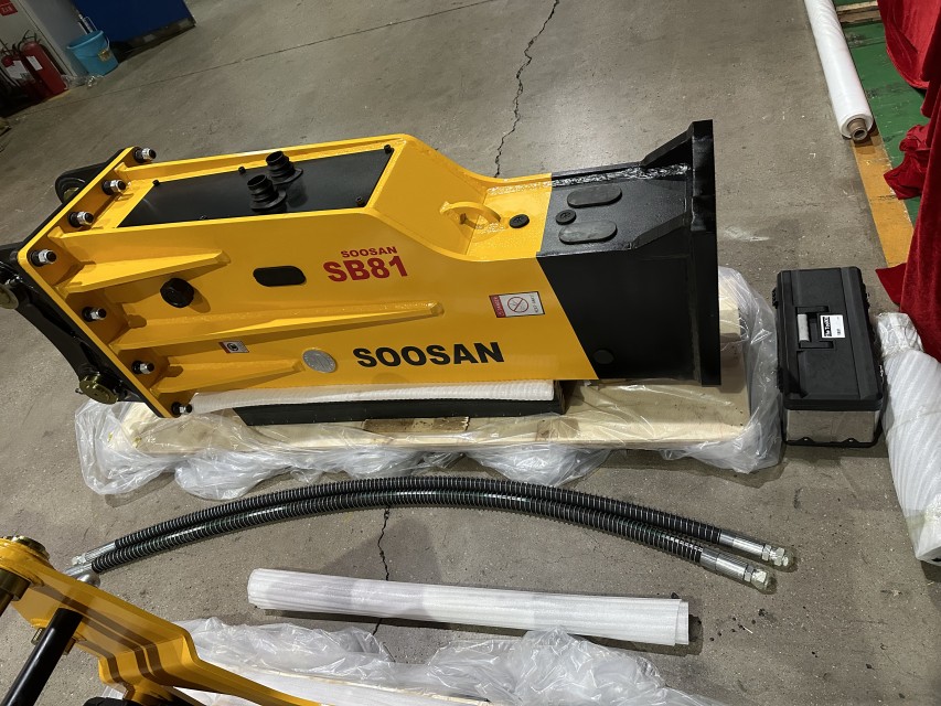 Soosan Hydraulic Breaker SB81 for Excavators 0.8-55 Tons – High-Performance Construction Equipment