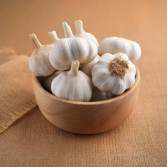 Fresh Garlic Wholesale Supplier India - Organic, Farm Fresh