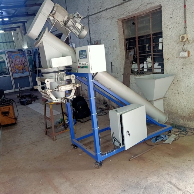 Gross Type Bag Filling Machine, Weighing for Bulk Materials - VWA 050 GTB