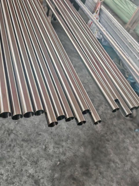 SS 304 and SS 316L Stainless Steel Tubes for Industrial Use - High Corrosion Resistance