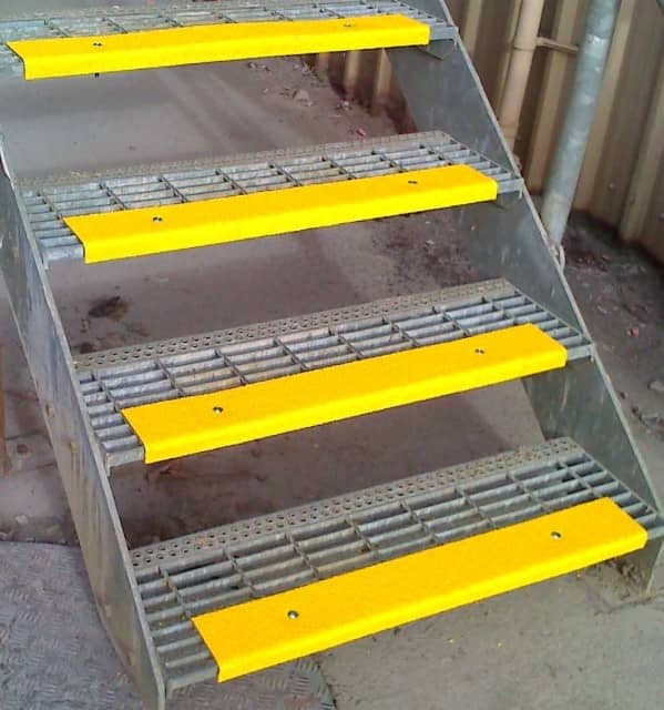 Antislip Stair Nosing - Metal-Backed Class 1: Non-Slip Safety Tread for Heavy-Duty Environments