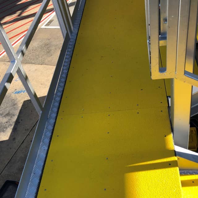 Safeplate Metal Deck – Durable, Non-Slip Platform for Industrial Safety
