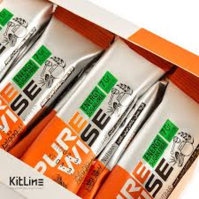 Natural Date Energy Protein Bar for Athletes and Healthy Snacking