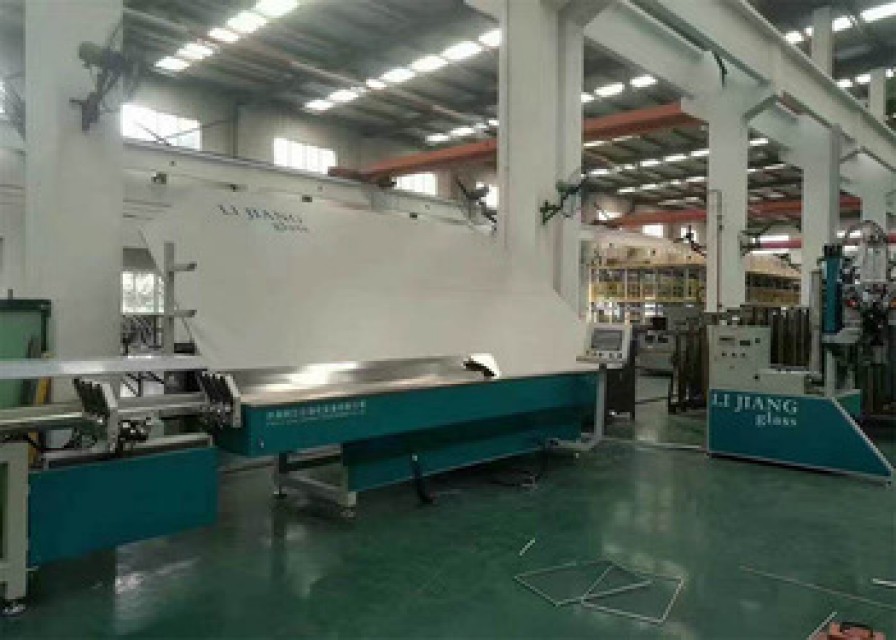 Automatic spacer bar bending machine