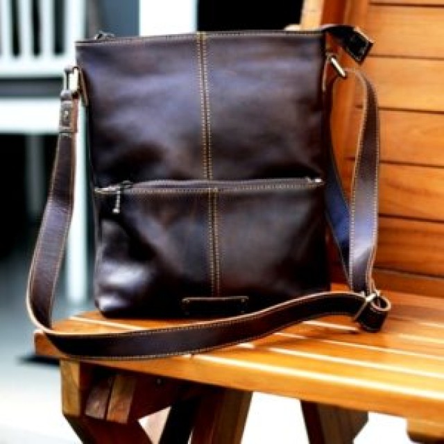 Cantona Leather sling bag man for ipad