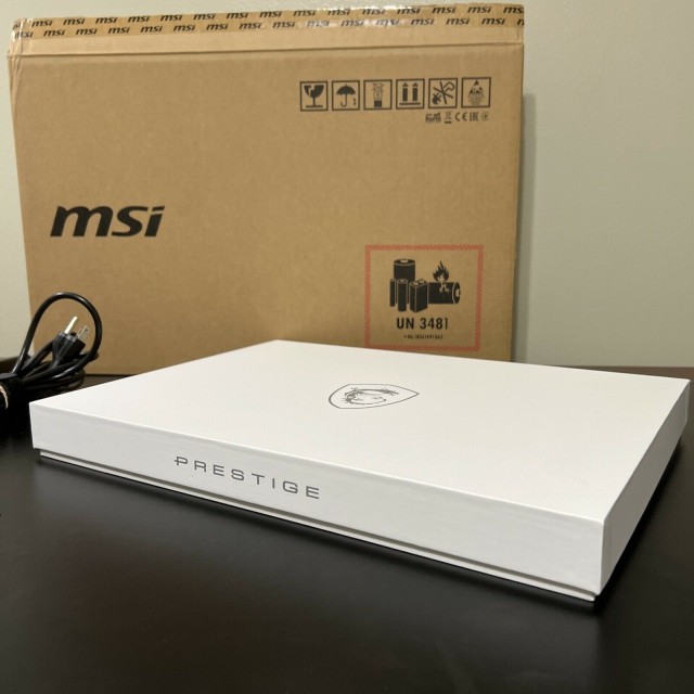 MSI P65 Creator 9SE Laptop i7 Prestige 15.6 ,1 TB SSD 32 GB RAM