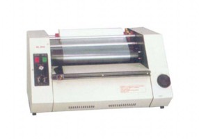 ASTHA RL 450 Roll Type Lamination Machines