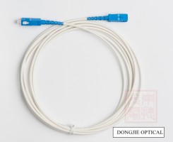 1F armored patch cord, armored fiber cable, FTTH, white 2m,SC/UPC