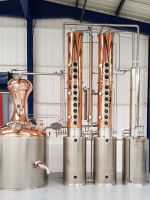 500L Gin Vodka Distillation Equipment Copper Alcohol Distiller