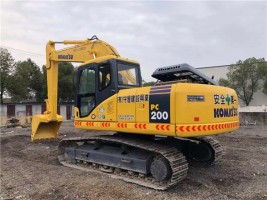 Used Komatsu Crawler Excavator PC 200 Digger - Middle-Sized from Japan