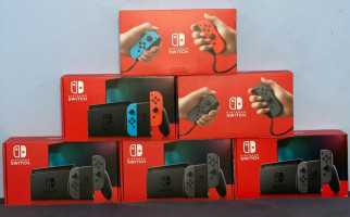 Nintendo Switch 32GB Console V2 with Neon Blue and Neon Red